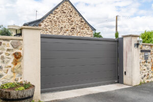 Lire la suite à propos de l’article Portail coulissant Signature Origin – Mayenne (53)