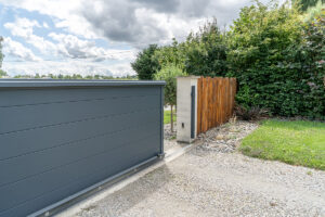 Lire la suite à propos de l’article Portail coulissant Signature – Mayenne (53)