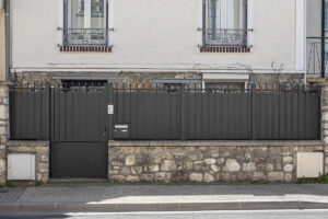 Lire la suite à propos de l’article Portillon et clôtures Tradition – Yvelines (78)