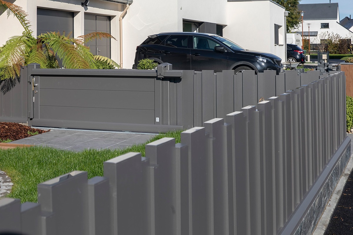 Portail coulissant alu gamme Signature modèle Origin 255 - RAL7016