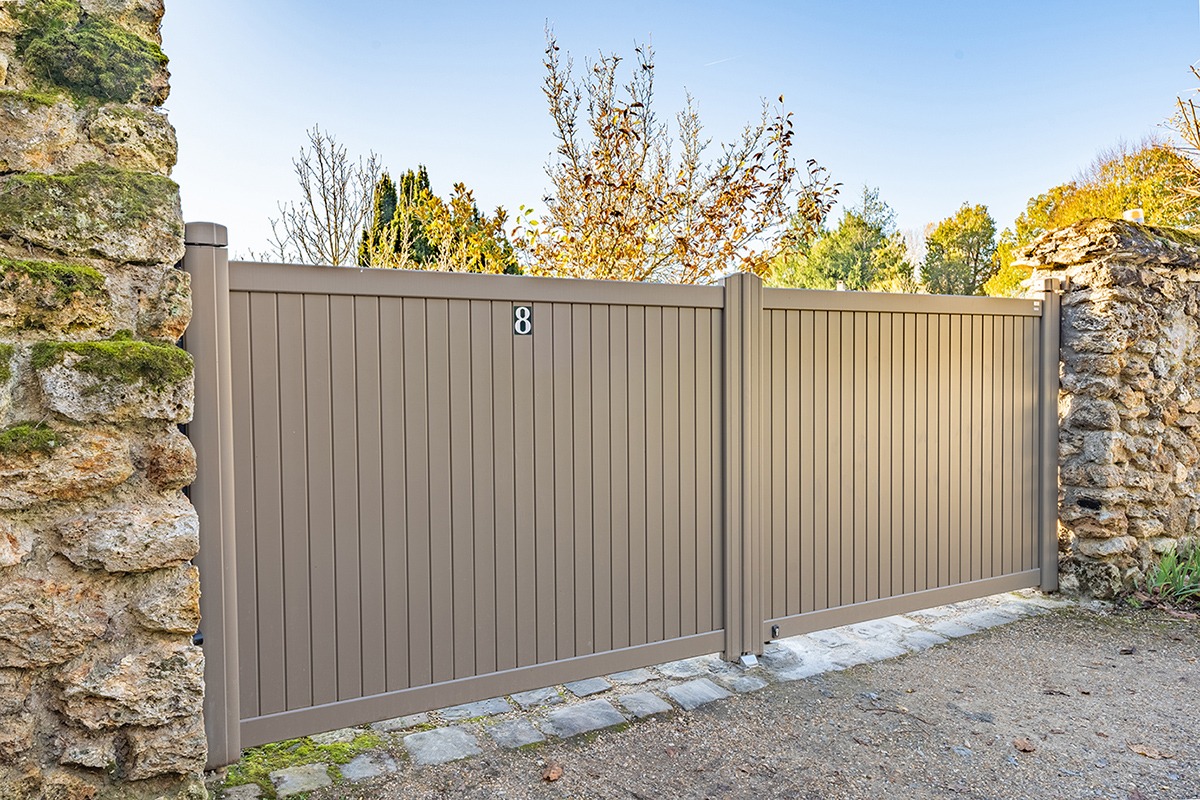 Portail battant alu gamme Classic modèle Bernanos - RAL7006