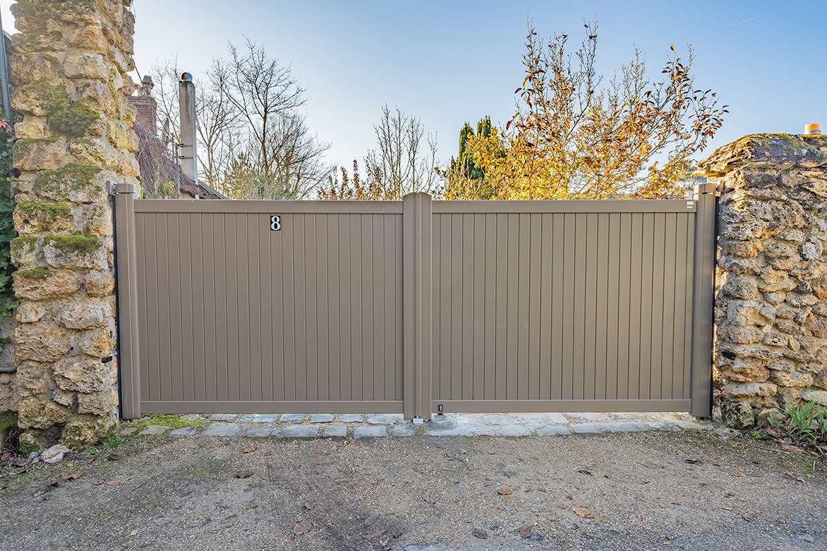 Portail battant alu gamme Classic modèle Bernanos - RAL7006