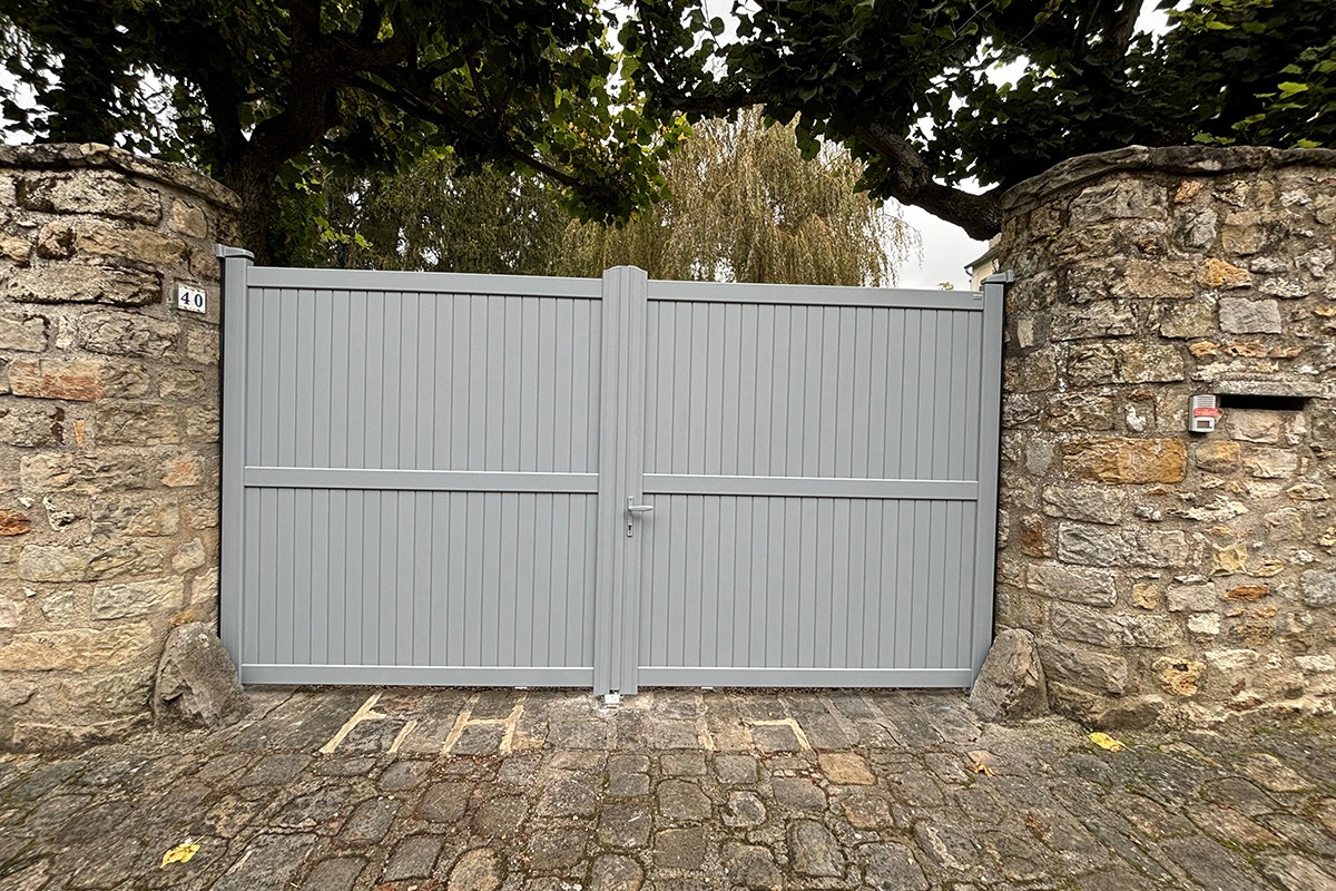 Portail battant alu gamme Classic modèle Rimbaud - RAL7001