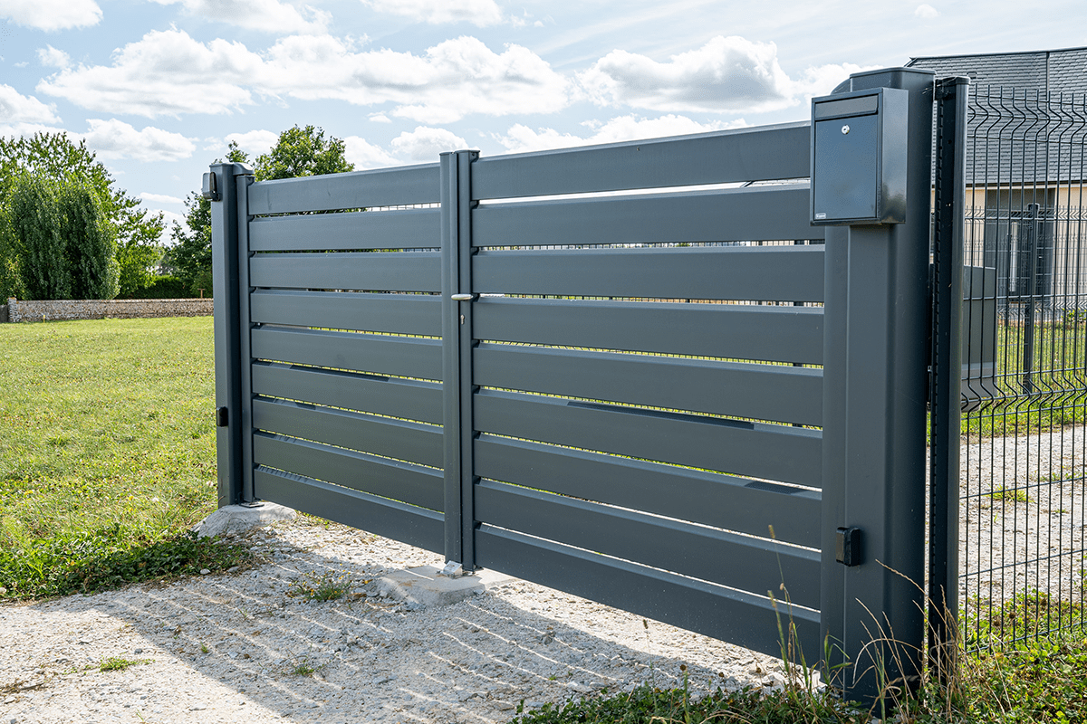 Portail battant alu gamme Optimo modèle Andromède - RAL7016