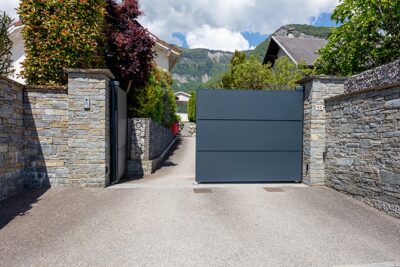 Portail battant B6 – Gamme Quadra