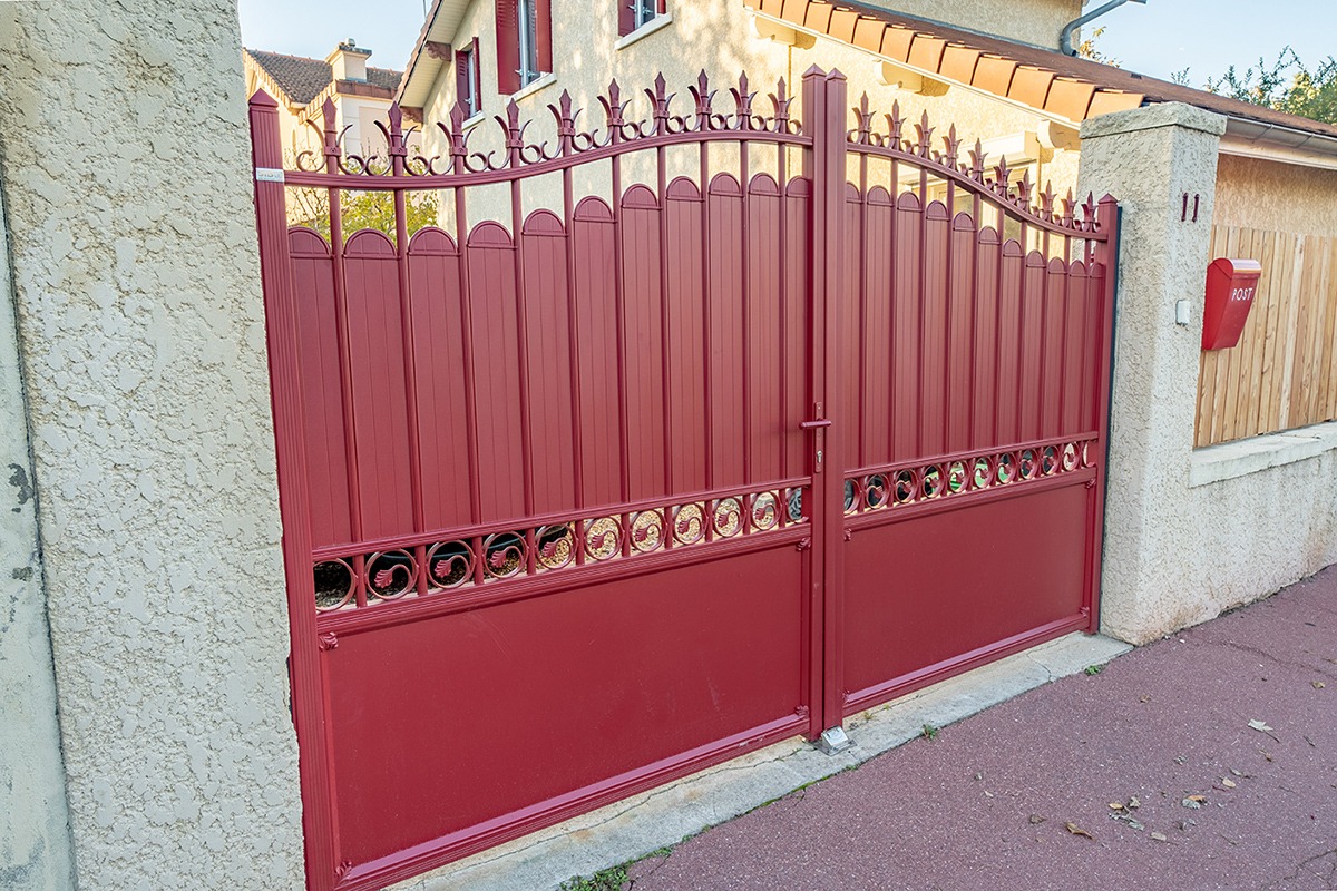 Portail battant alu gamme Tradition modèle Aubervilliers - RAL3004