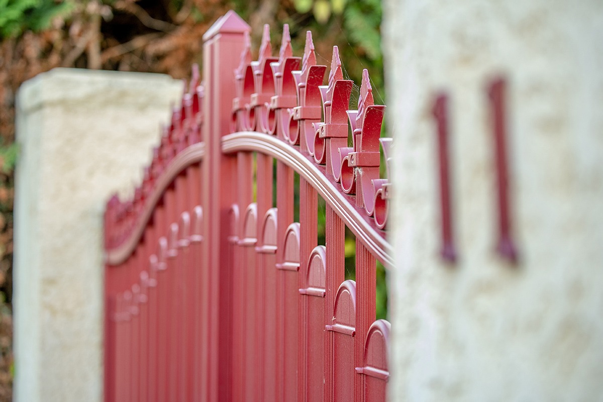 Portail battant alu gamme Tradition modèle Aubervilliers - RAL3004