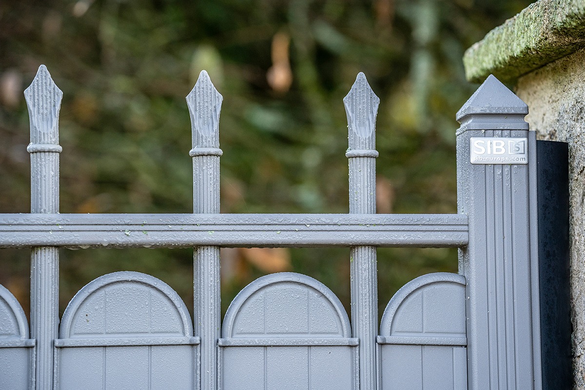 Portail battant alu gamme Tradition modèle Molitor - RAL9007