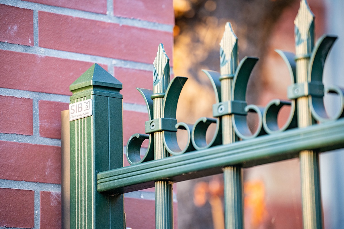 Portail battant alu gamme Tradition modèle Pantin - RAL6009