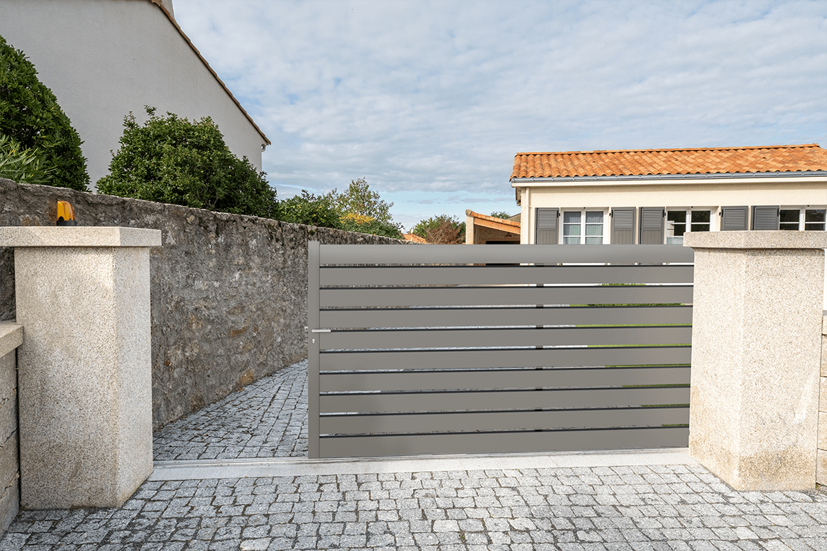 Portail coulissant alu gamme Optimo modèle Andromède - RAL2900