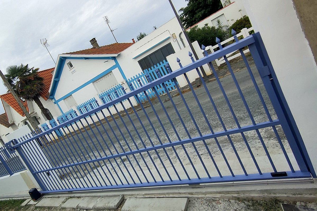 Portail coulissant alu gamme Tradition modèle Choisy - RAL5014