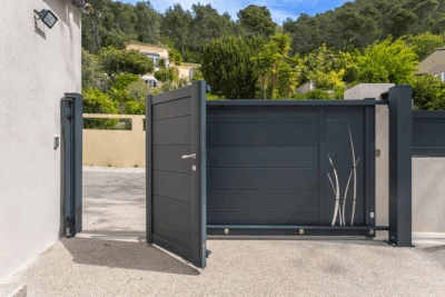 Portail coulissant avec portillon intégré Tahoma – Gamme Signature