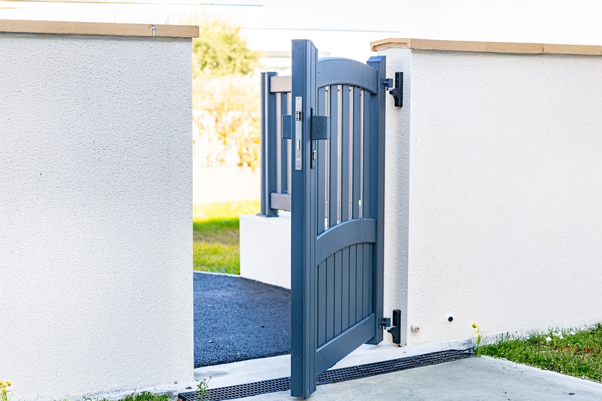 Portillon alu gamme Classic modèle Daudet - RAL7016