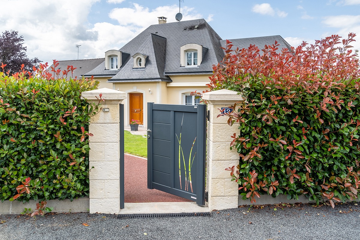 Portillon alu gamme Signature modèle Arial - RAL7016