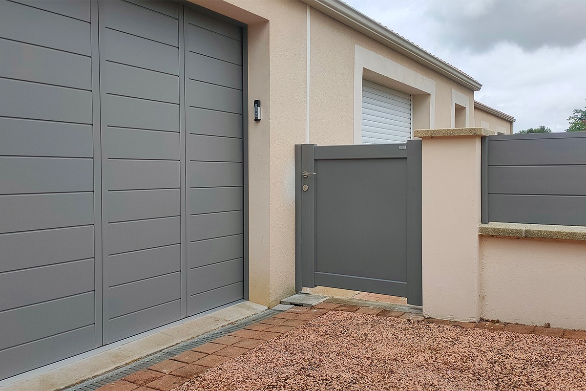 Portillon alu gamme Signature modèle Caladea - RAL9007