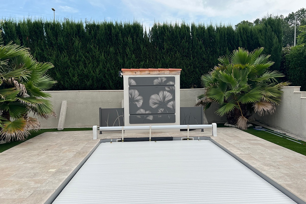 Brise-vue alu gamme Estampe décor Herbage et Ombrage - RAL2900