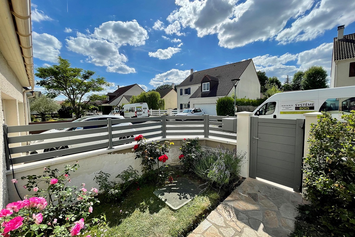 Clôture alu gamme Classic modèle Mistral 100 - RAL7037