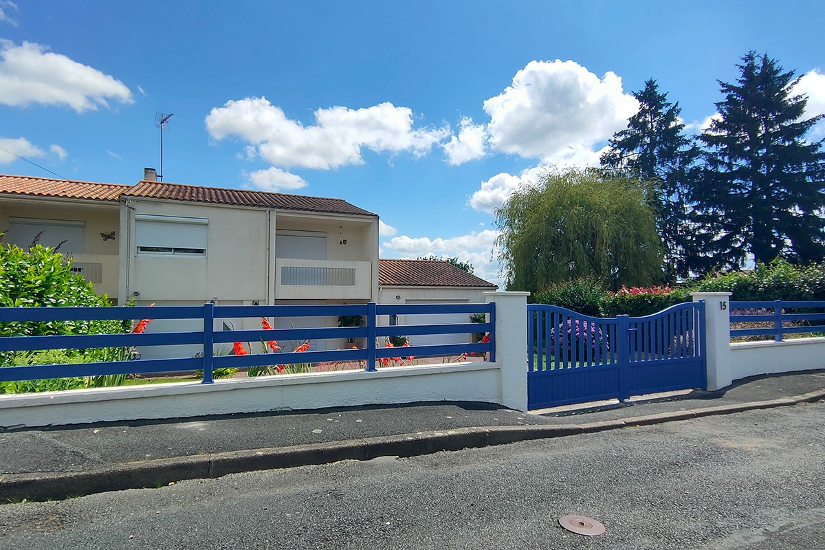 Clôture alu gamme Classic modèle Sabaria 100 - RAL5023