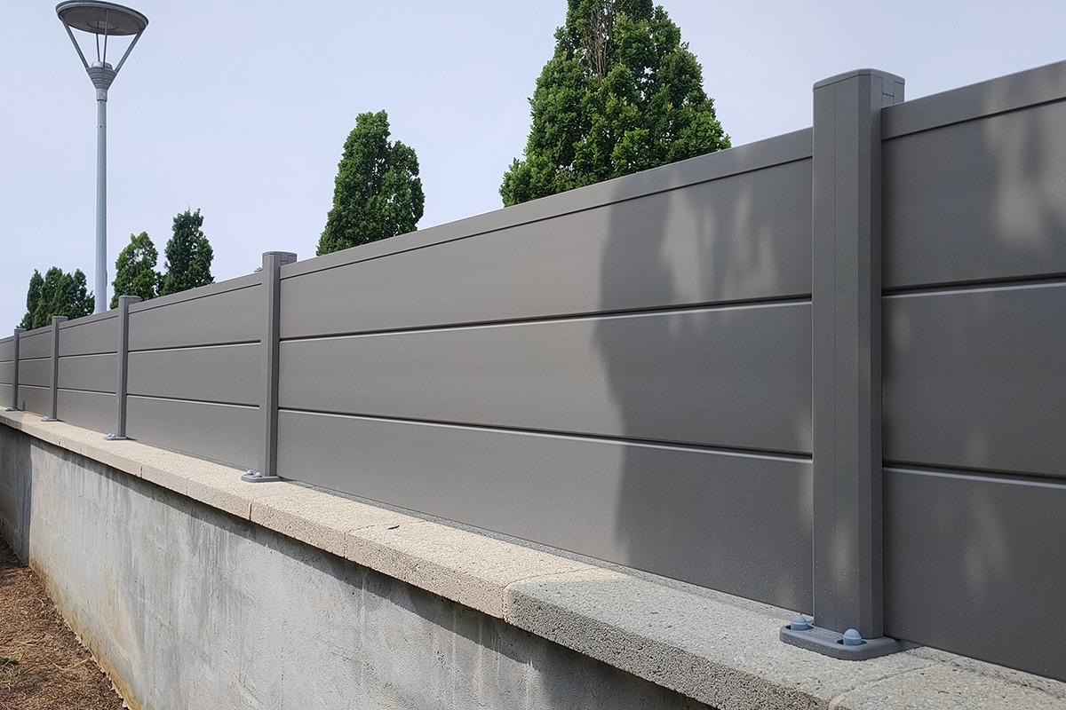 Clôture alu gamme Signature modèle Helvetica - RAL9007