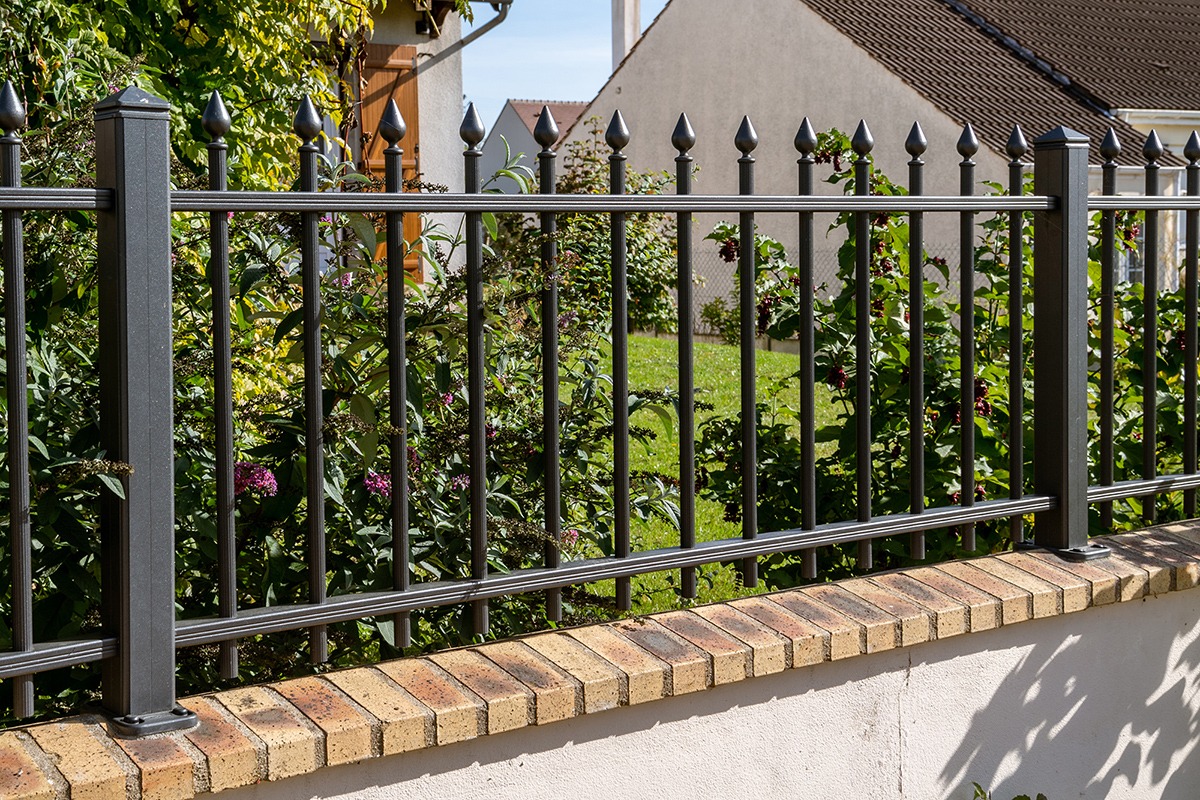 Clôture alu gamme Tradition modèle Tuilerie - RAL2100