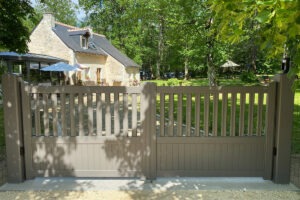 Lire la suite à propos de l’article Portail de maison : comment bien le choisir ?