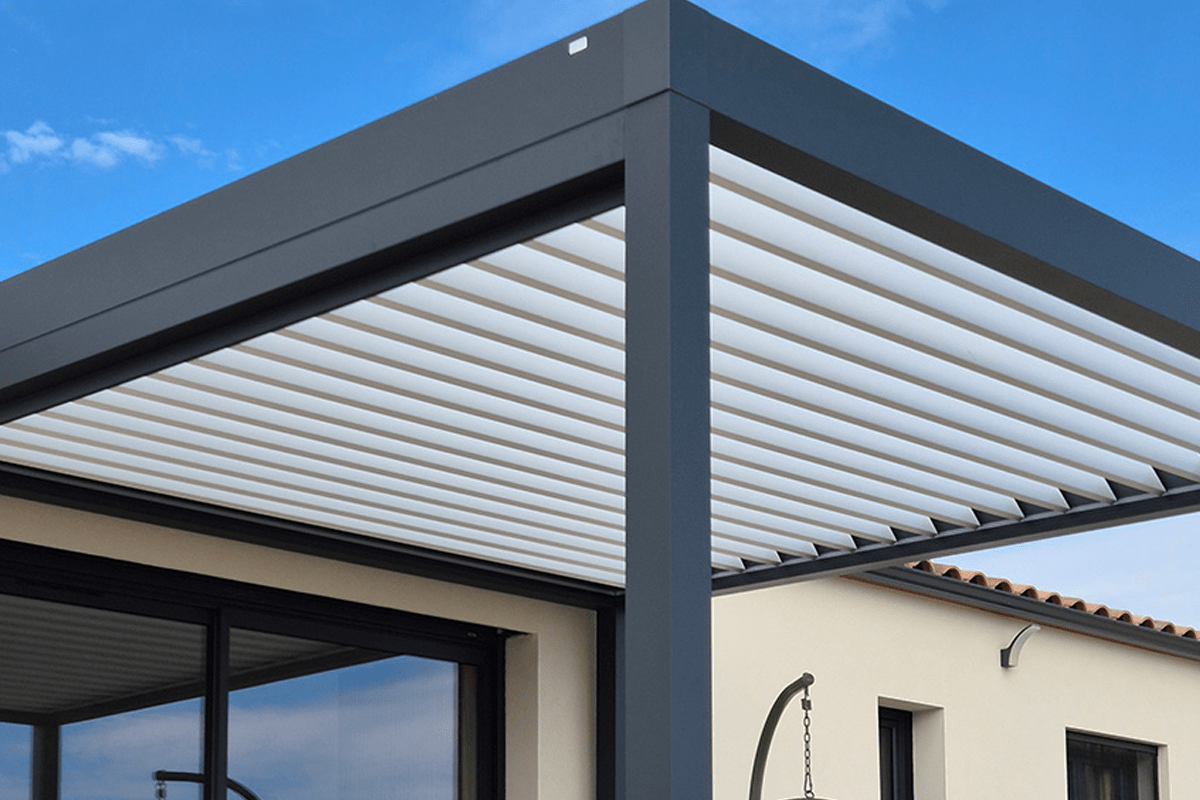 Pergola bioclimatique autoportée alu gamme Optimo - RAL7016