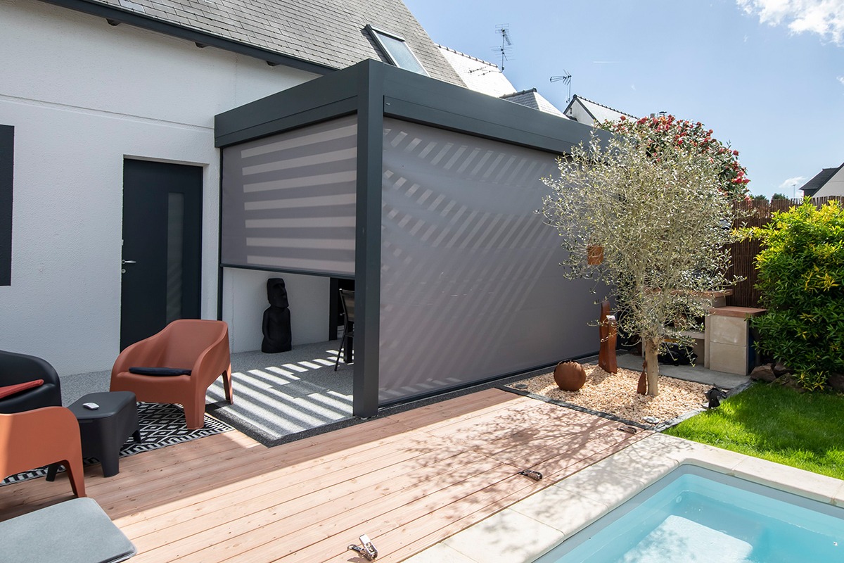 Pergola bioclimatique adossée gamme Signature - RAL7016