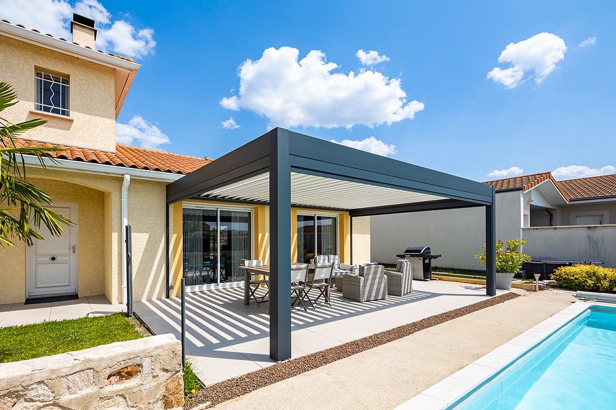 Pergola bioclimatique adossée gamme Signature - RAL7016