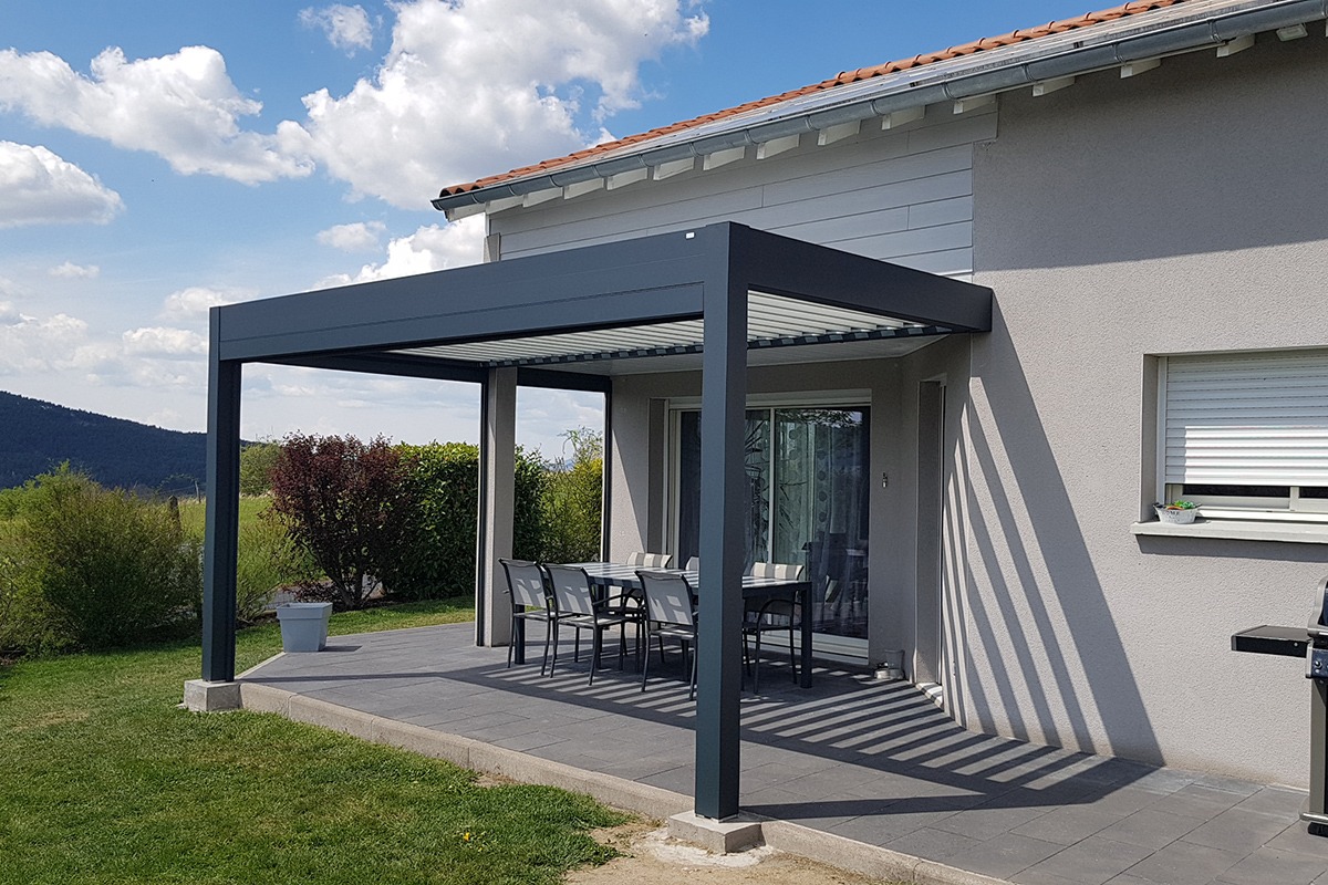 Pergola bioclimatique adossée gamme Signature - RAL7016