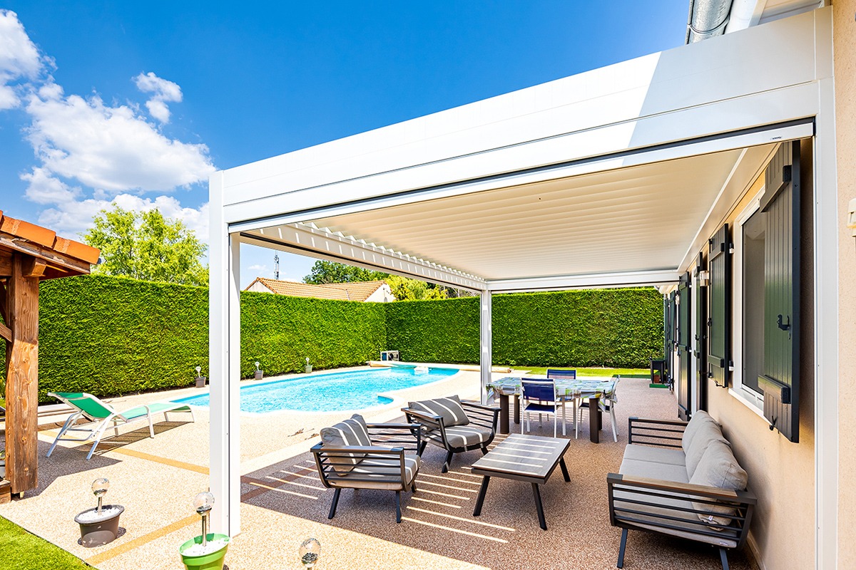 Pergola bioclimatique adossée gamme Signature - RAL9016