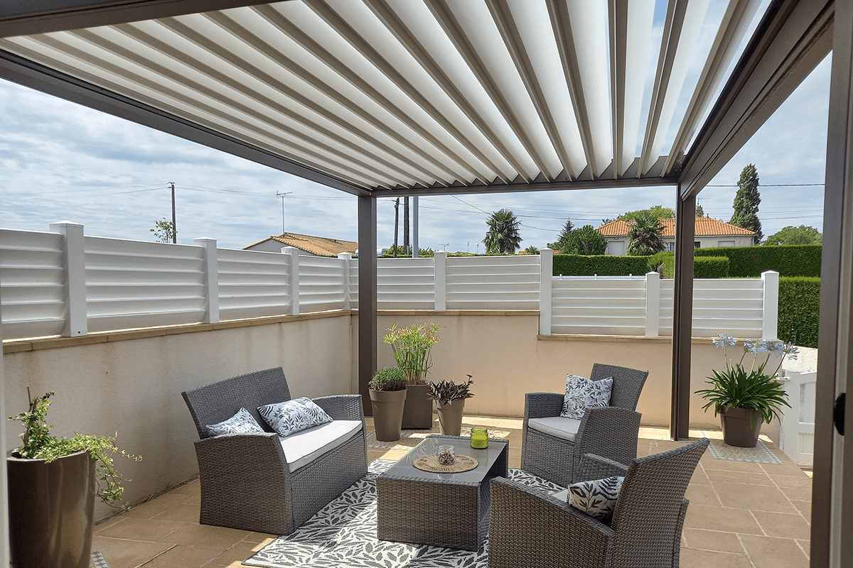 Pergola bioclimatique autoportée gamme Signature - RAL7006