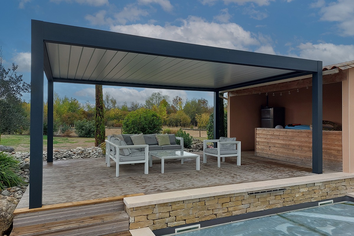 Pergola bioclimatique autoportée gamme Signature - RAL7016
