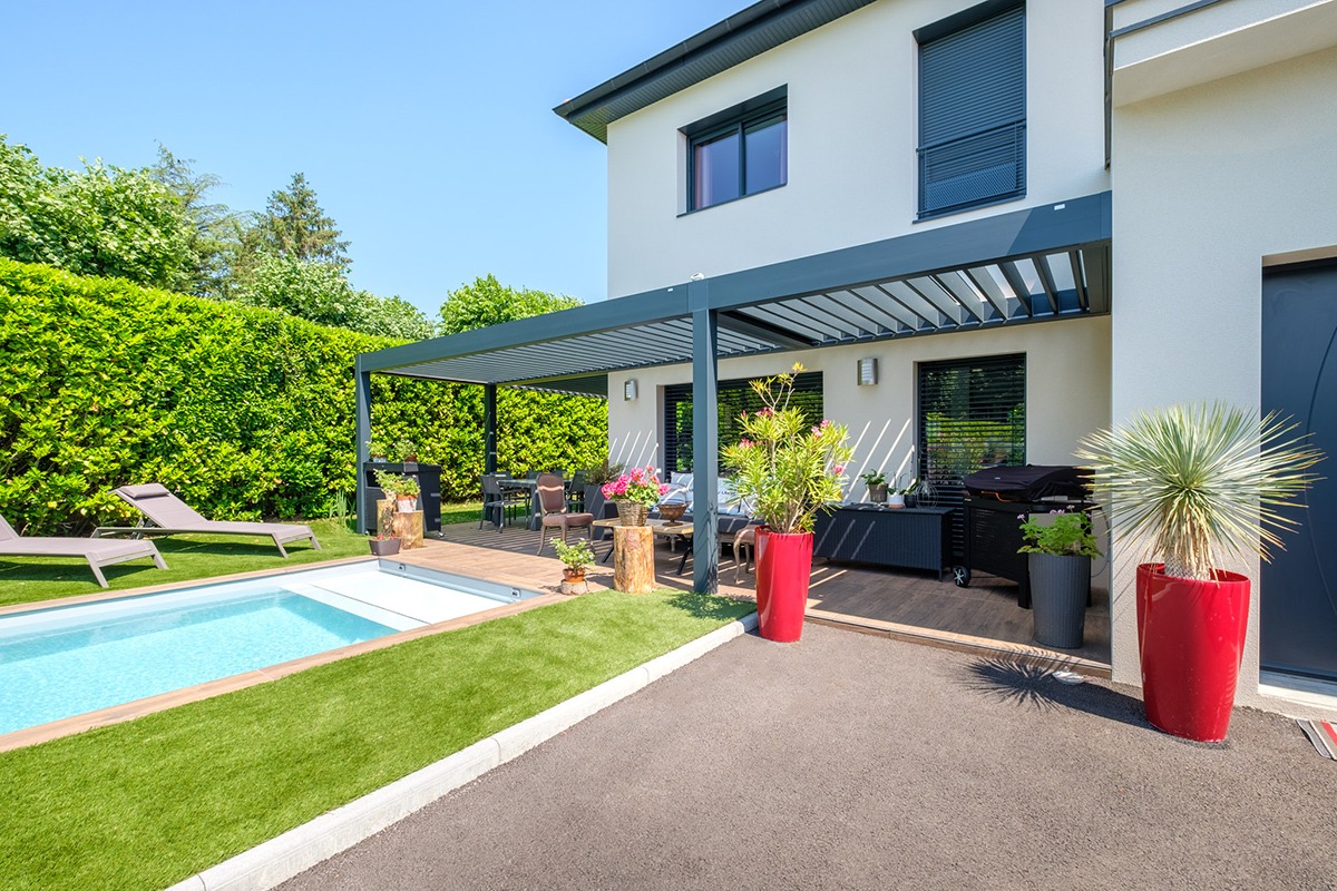 Pergola bioclimatique encastrée gamme Signature - RAL7016