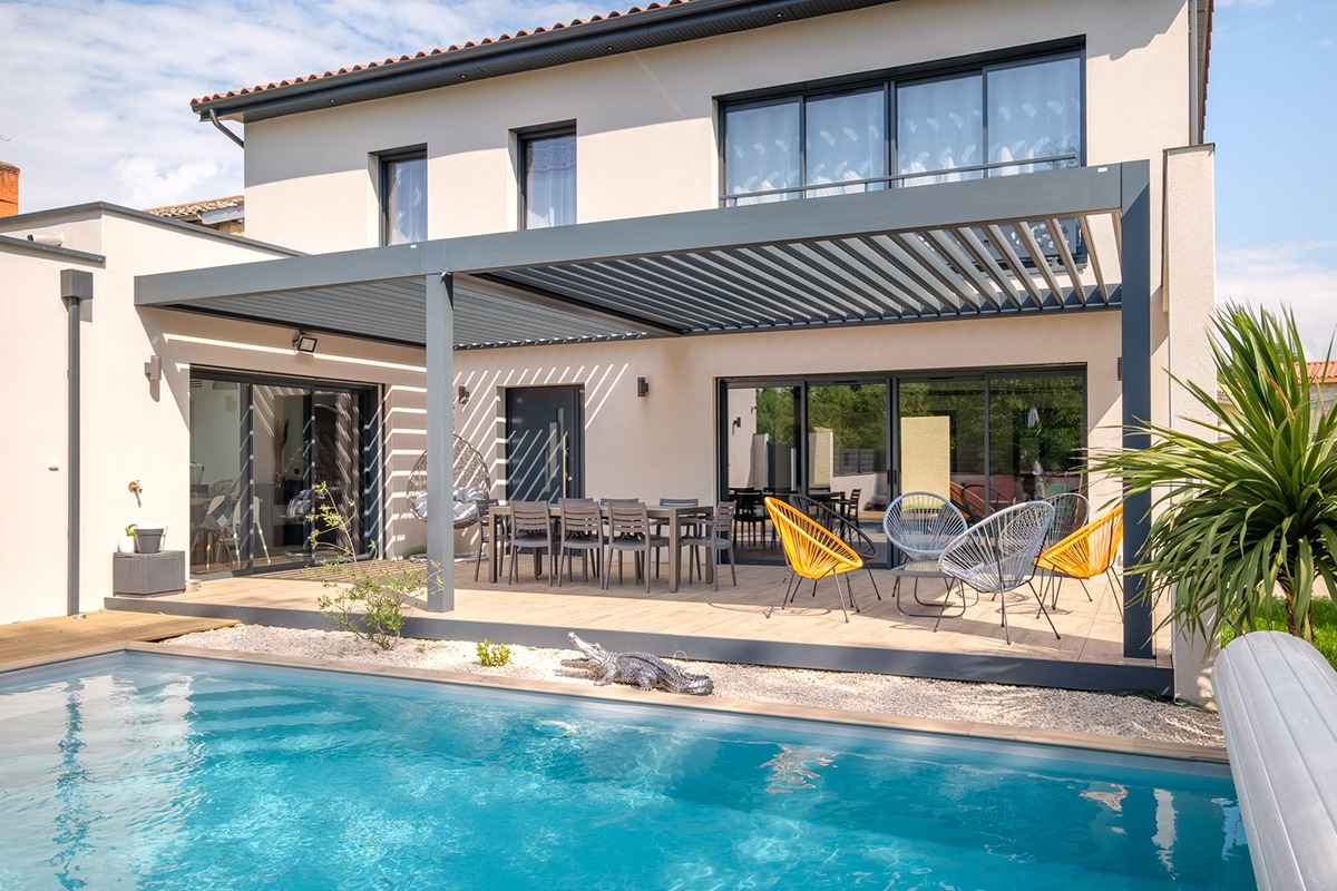 Pergola bioclimatique encastrée gamme Signature - RAL7016