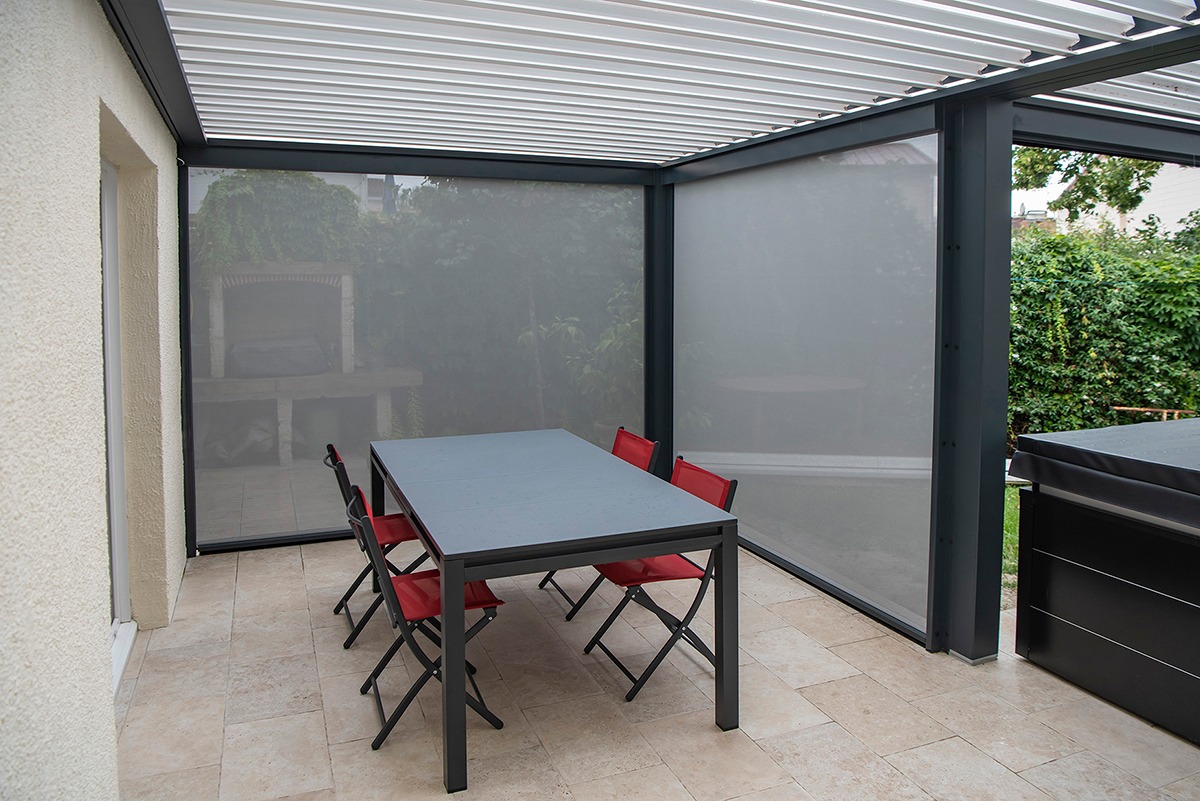 Pergola bioclimatique encastrée gamme Signature - RAL7016