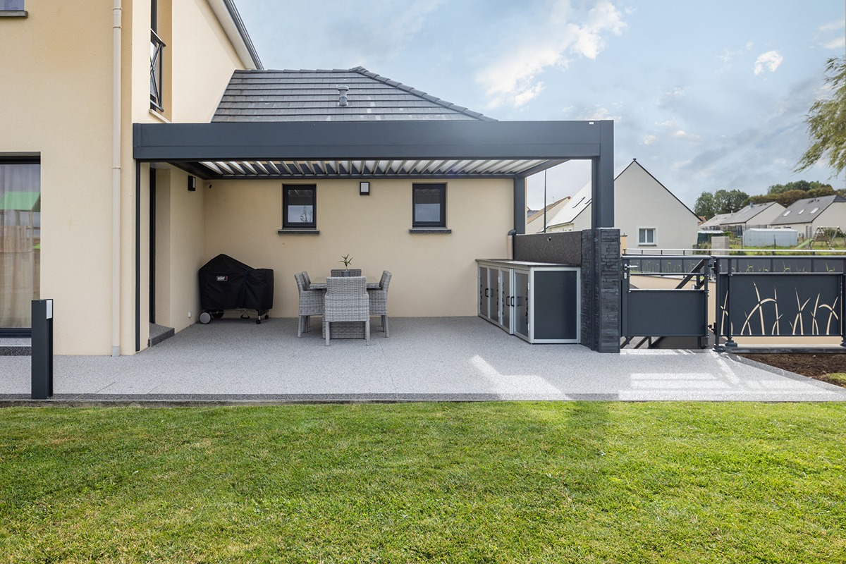 Pergola bioclimatique encastrée gamme Signature - RAL7016