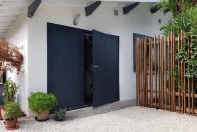 Portail de garage battante Canada RV85