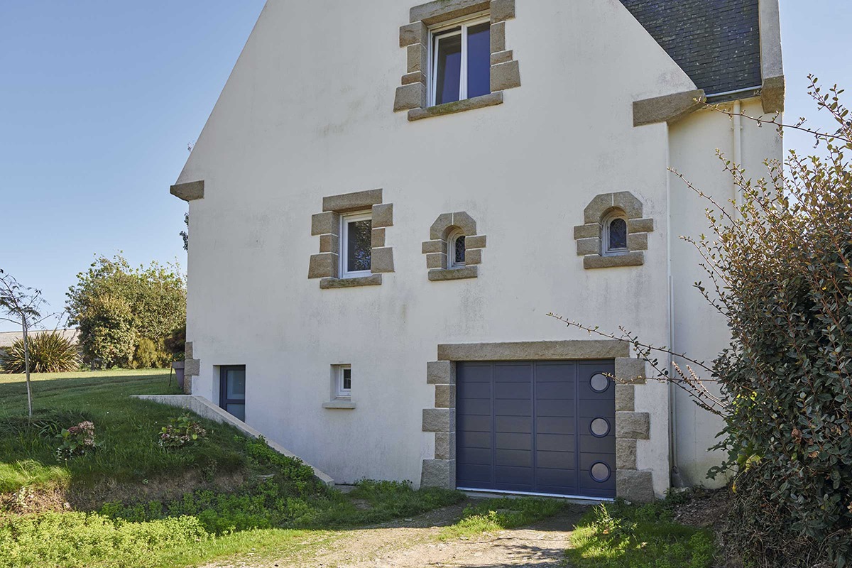 Porte de garage coulissante gamme Prestige/Confort modèle Lituanie/Jersey - RAL7016