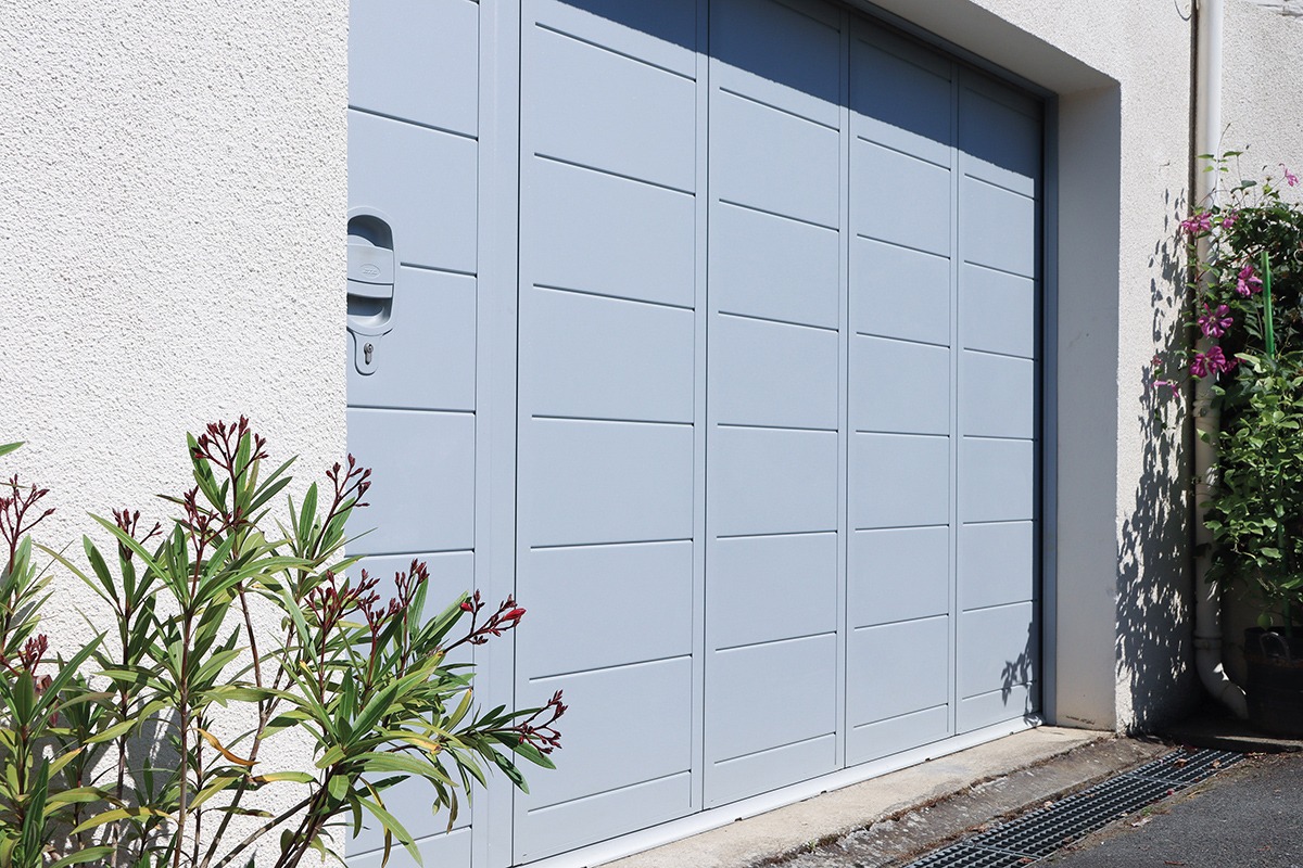 Porte de garage coulissante gamme Prestige/Confort modèle Lituanie/Jersey - RAL9006