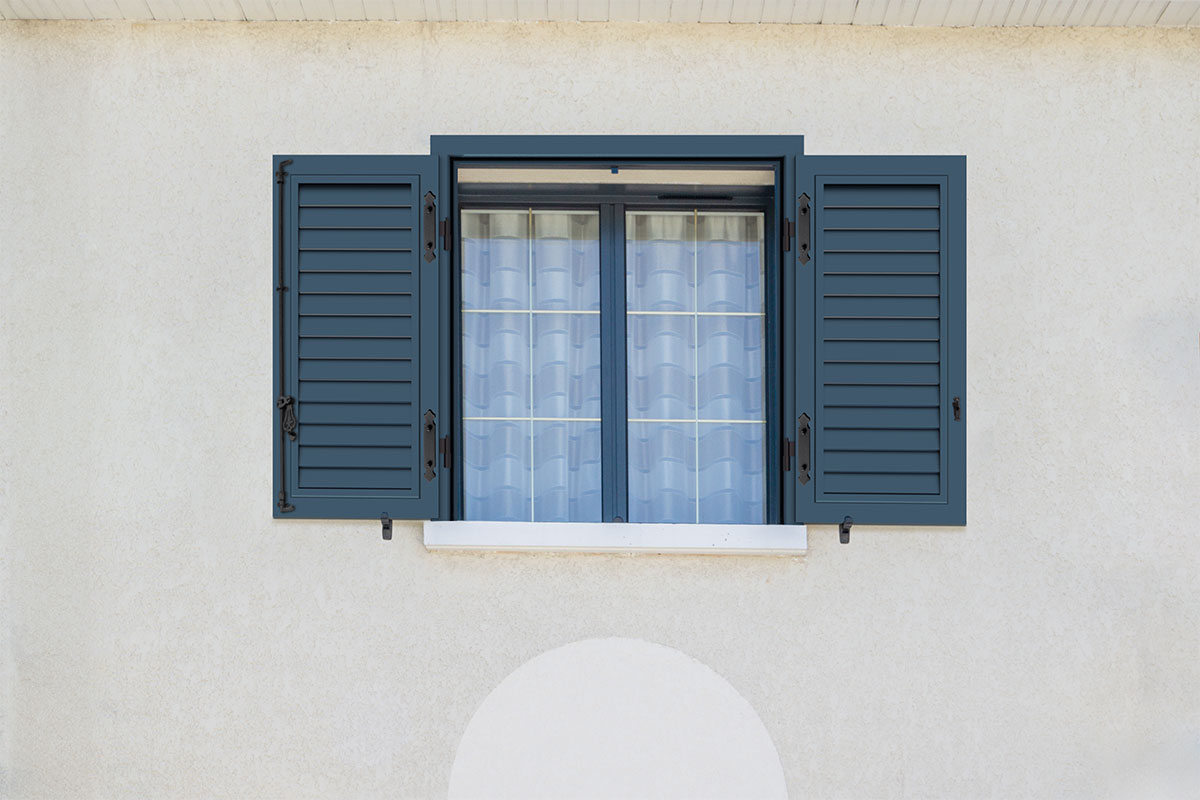 Volets battants gamme Intemporelle modèle Astéria - RAL7016