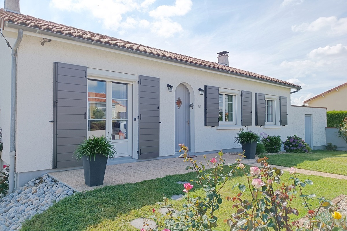 Volets battants gamme Intemporelle modèle Triton - RAL2900