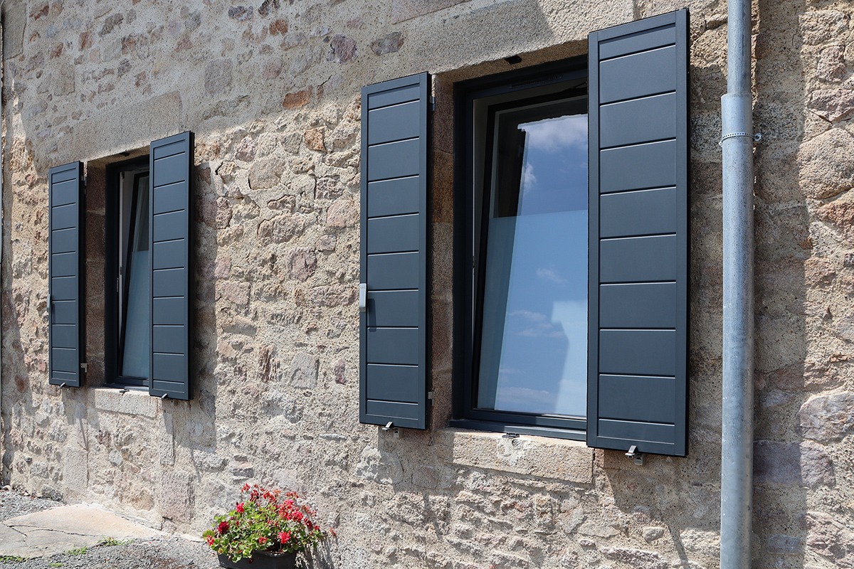 Volets battants gamme Quadra modèle VB170H - RAL7016