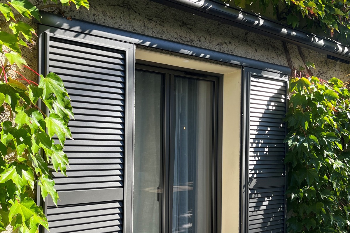 Volets coulissants gamme Élégance modèle Grenat - RAL2900