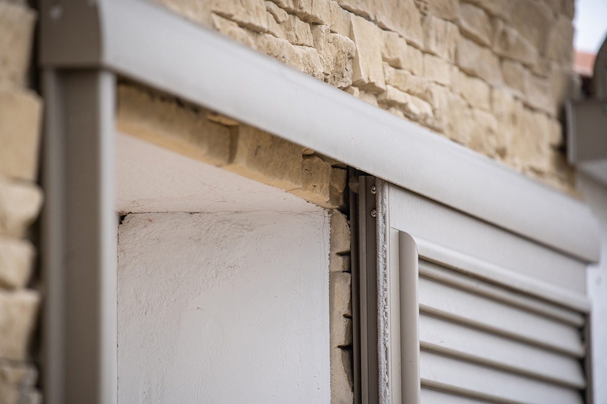 Volets coulissants gamme Élégance modèle Grenat - RAL7006