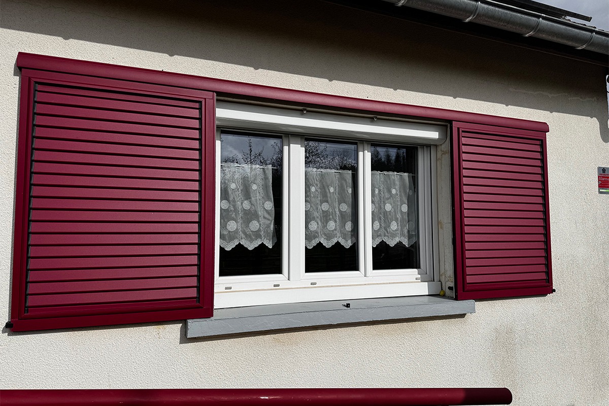 Volets coulissants gamme Élégance modèle Onyx - RAL3004