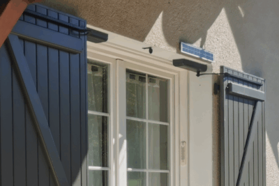 Moteur volets battants – Motorisation solaire Bubendorff