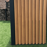 Cloisonnement latéral avec lames verticales orientables